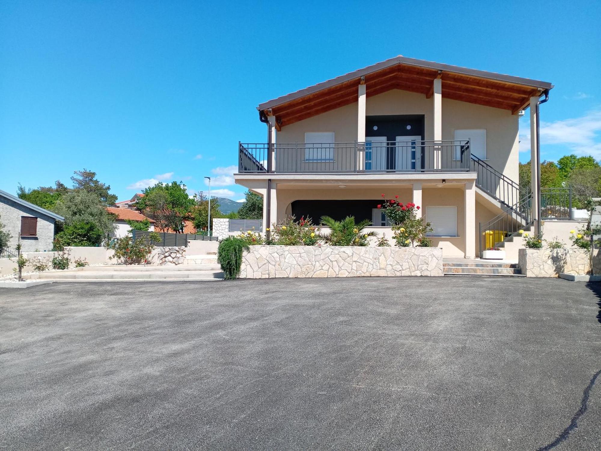Apartmani Suzana تْسْغيكفانِتْسا المظهر الخارجي الصورة