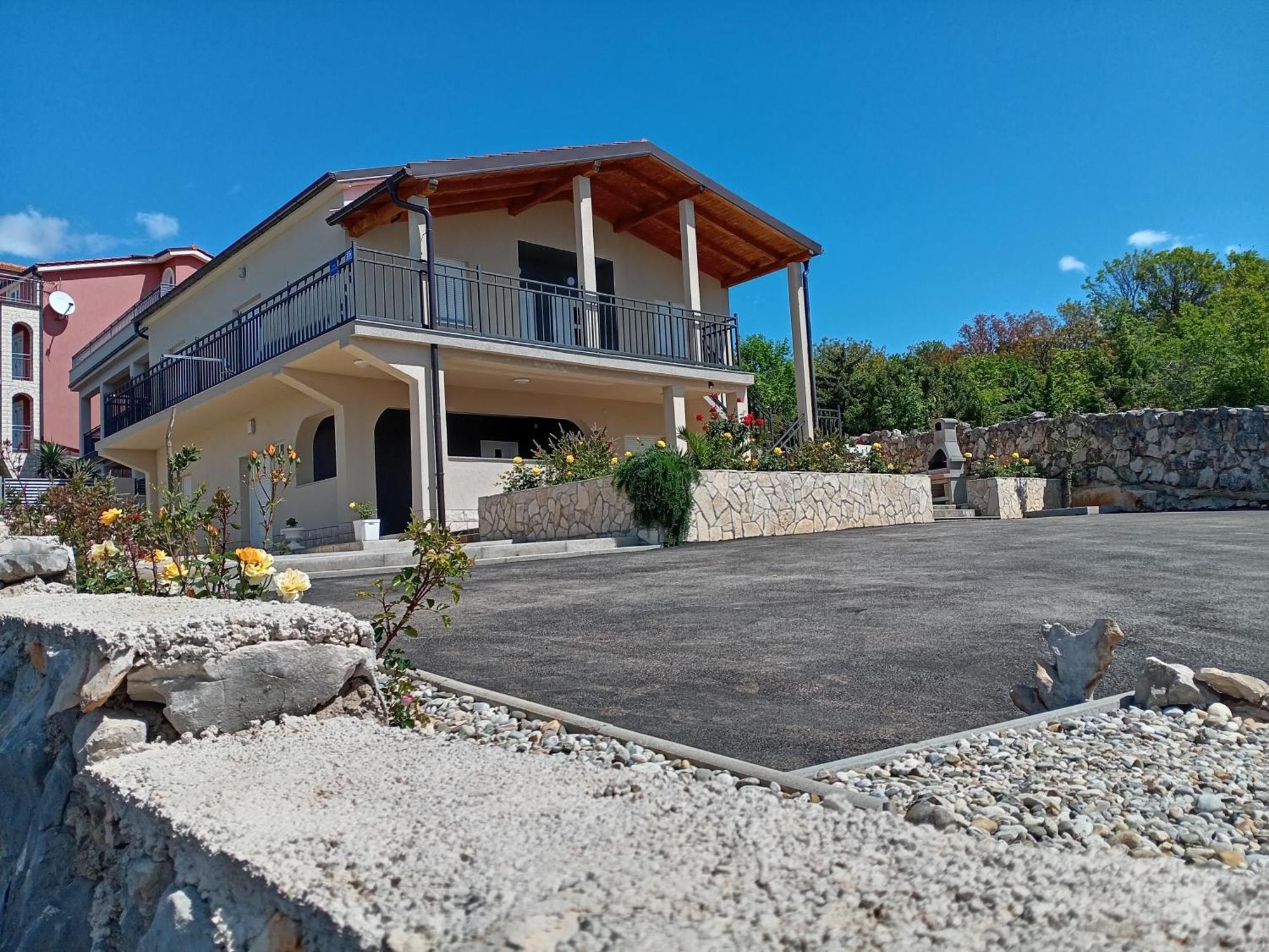 Apartmani Suzana تْسْغيكفانِتْسا المظهر الخارجي الصورة